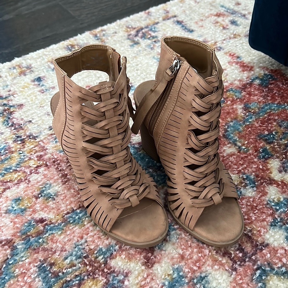 dv heeled sandals
